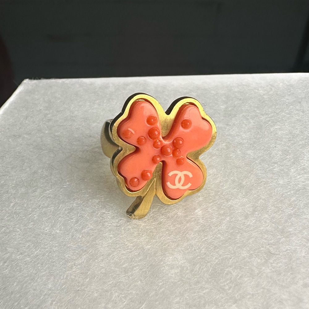 SOLD ❌❌❌Chanel Gold and Coral Clover Ring